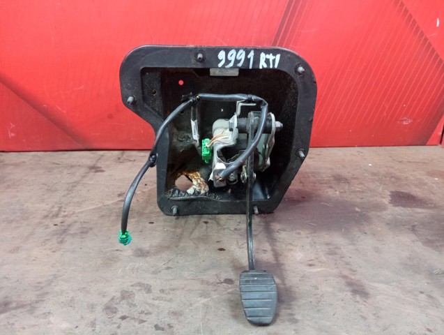 RENAULT 8200513340 Кронштейн педалей, педальный узел в наличии Ужгород