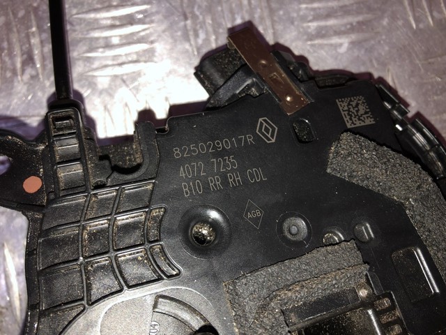 825037100R RENAULT Замок двери задней левой купить в Каменское