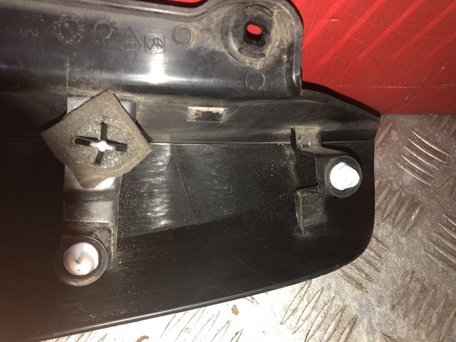 RENAULT 903902581R Накладка стойки кузова внешняя задняя левая в наличии Каменское