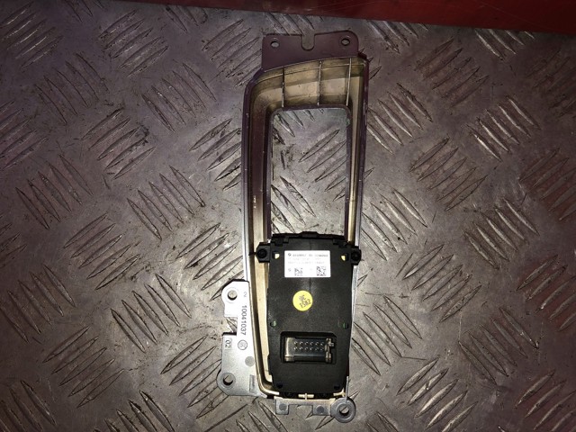 9159997 BMW Клавиша электромеханического стояночного тормоза купить в Запорожье