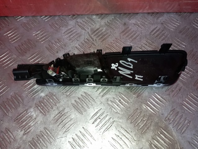 Облицовка внутренней ручки двери, передней, правой A2467201248 MERCEDES