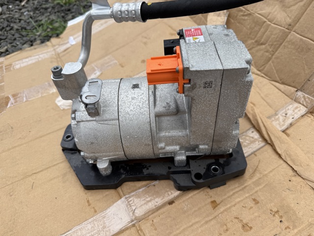 VAG 1EA820807C Компрессор кондиционера в наличии Хмельницкий