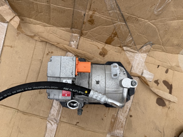 1EA820807C Компрессор кондиционера купить Кривой Рог
