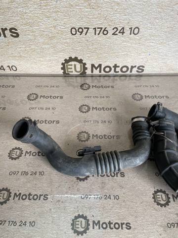Патрубок интеркуллера 8200488016 RENAULT