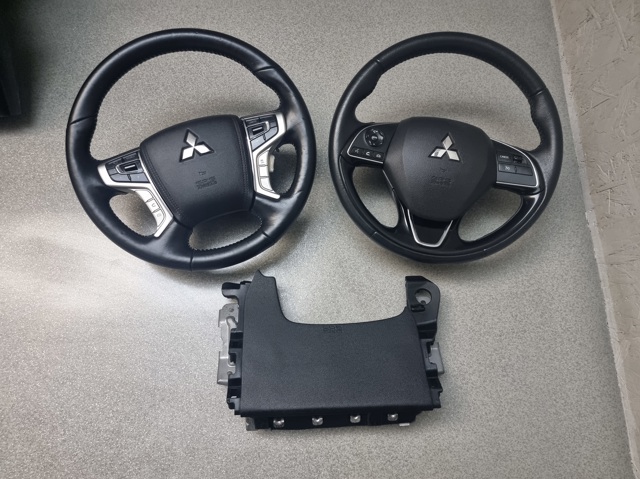 7030A316XB Подушка безопасности (AIRBAG) водительская, защиты коленей купить Чернигов