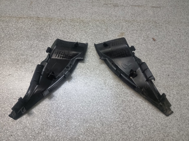 MITSUBISHI 7405A537 Заглушка жабо боковая в наличии Кривой Рог