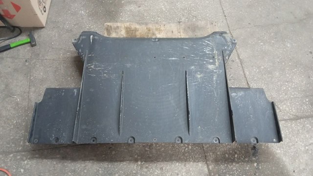 TESLA 105732600C Защита днища задняя в наличии Одесса
