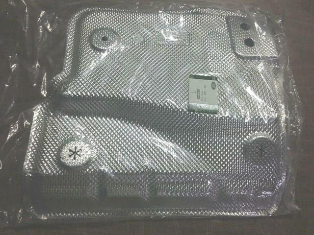 LR033705 Land Rover теплозащитный экран глушителя