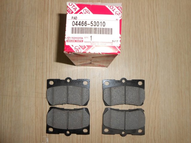 Колодки тормозные дисковые комплект 0446653010 TOYOTA