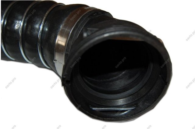 Патрубок интеркуллера 11618506079 BMW