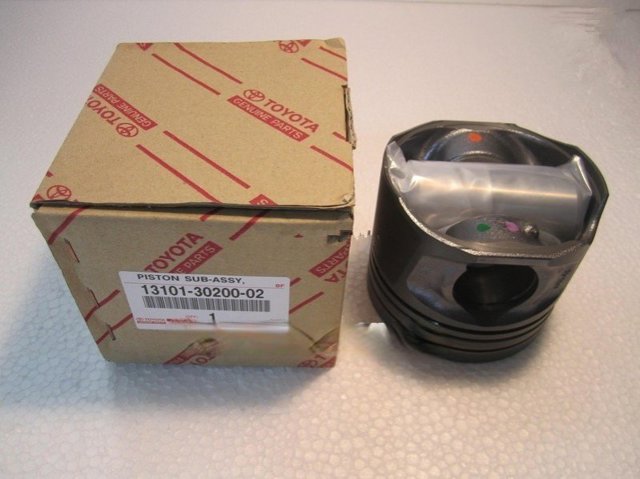 TOYOTA 131013020002 Поршень с пальцем без колец, STD в наличии Каменское