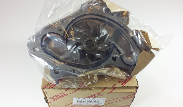 TOYOTA 1610029085 Помпа водяная (насос) охлаждения в наличии Одесса