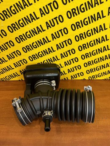 NISSAN 1657895F0B Впускной патрубок воздушного фильтра в наличии Украина