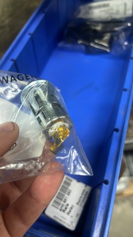 VAG 1Z0919305A9B9 Прикуриватель в наличии Харьков