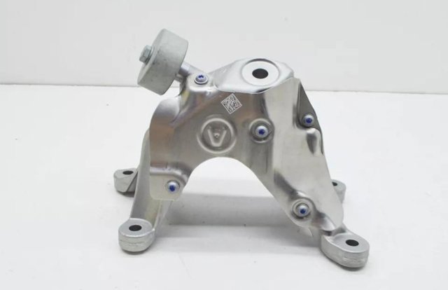 BMW 22119470132 Кронштейн подушки (опоры) двигателя правой в наличии Ирпень