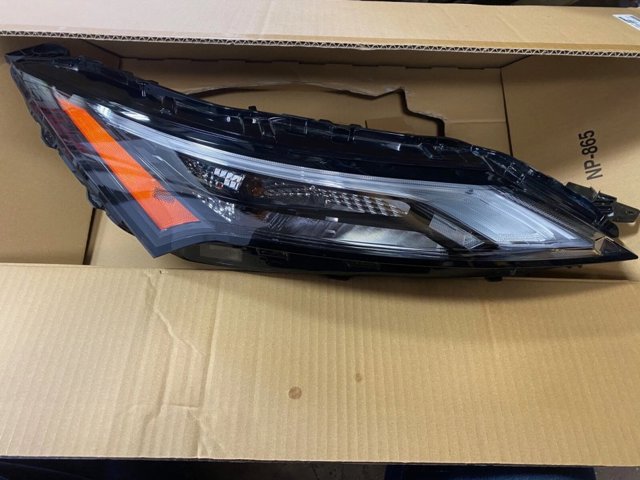 Ходовые огни, правый 261206RR0D NISSAN