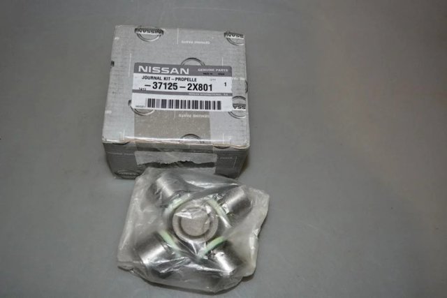 Крестовина карданного вала, переднего 371252X801 NISSAN