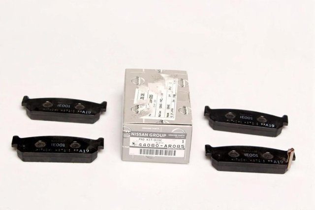 Колодки на тормоз задний дисковый 44060AR085 NISSAN