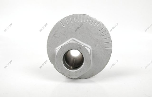 Болт переднего нижнего рычага 4840960020 TOYOTA