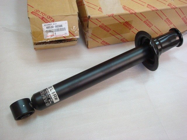 Стойка задняя правая 4853080386 TOYOTA