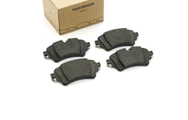 Задние дисковые колодки 4M0698451BP VAG