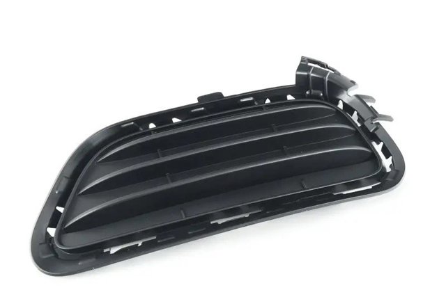 Решетка переднего бампера, правая нижняя 51117338514 BMW
