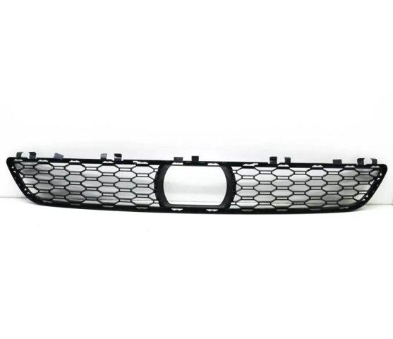 Решетка бампера переднего центральная 51118064931 BMW