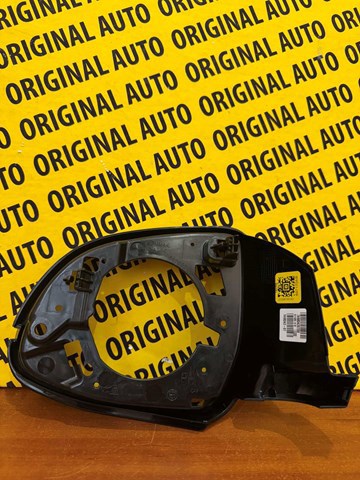 Накладка правого зеркала заднего вида 51167468242 BMW