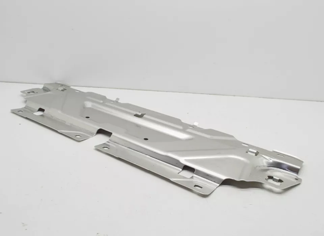 BMW 51647422288 Верхняя рамка радиатора в наличии Сумы