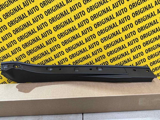 BMW 51767486825 Уплотнитель крыла в наличии Ровно