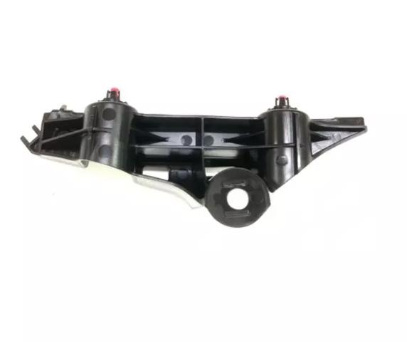 Правое крепление переднего бампера 5211576020 TOYOTA