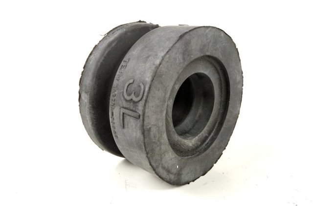 Подушка рамы (крепления кузова) 5220635040 TOYOTA
