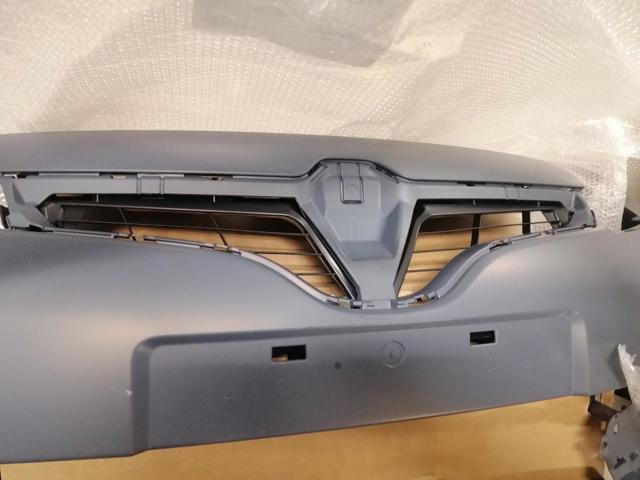 Передний бампер Renault Scenic GRAND III