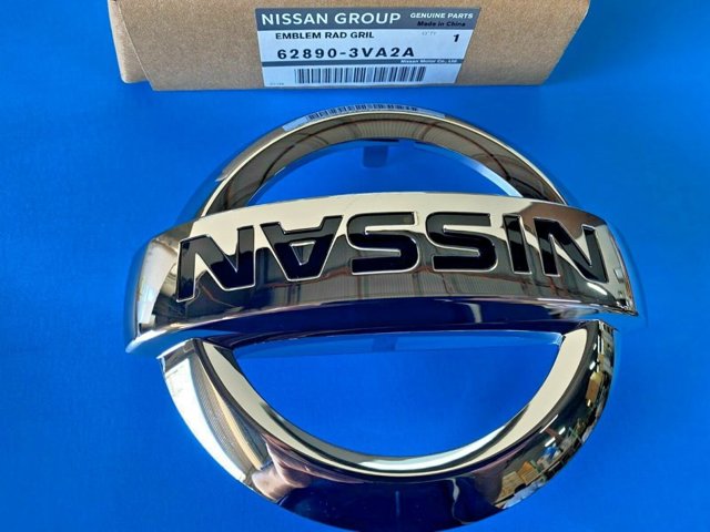 Эмблема решетки радиатора 628903VA2A NISSAN