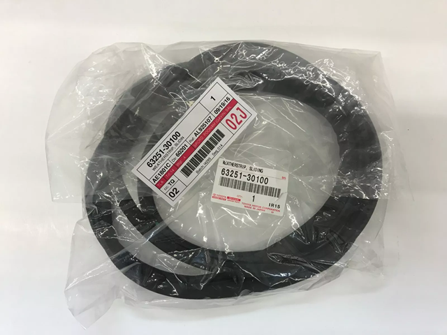 TOYOTA 6325130100 Уплотнитель люка крыши в наличии Киев