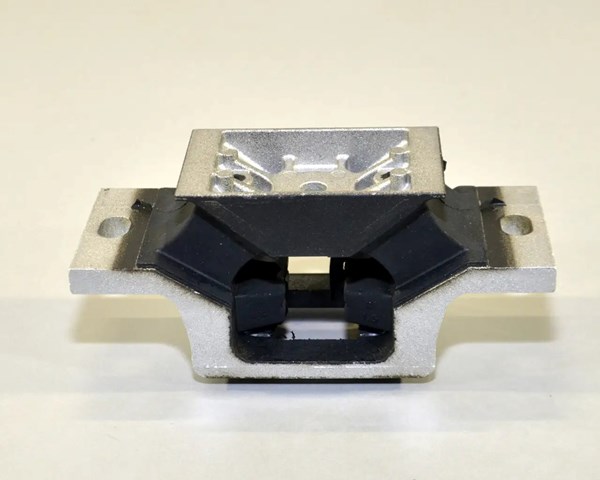 Подушка (опора) двигателя, левая 8200676857 RENAULT