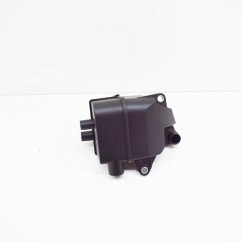 VOLVO 8692211 Клапанная крышка в наличии Днепр