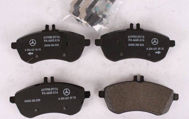 Передние тормозные колодки A0004200305 MERCEDES