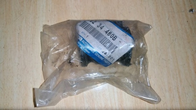 Сайлентблок переднего нижнего рычага B09234460B MAZDA