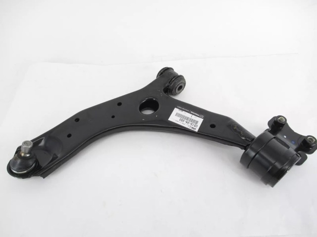 Рычаг передний нижний левый Мазда 3