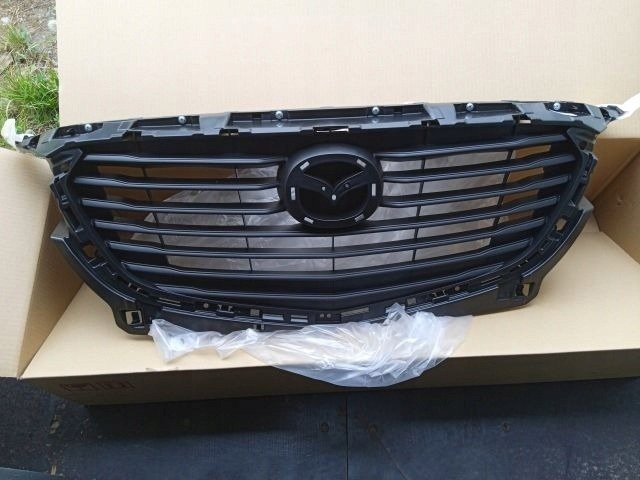 Облицовка радиатора D10J50710H MAZDA