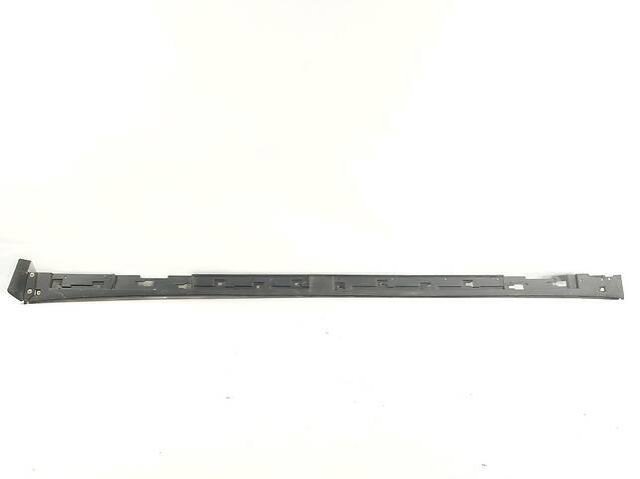 Накладка наружняя (молдинг) порога, левый GHK150490 MAZDA