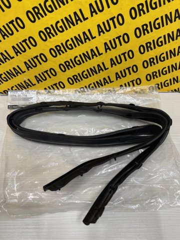Резинка уплотнительная под капот GHP956770 MAZDA