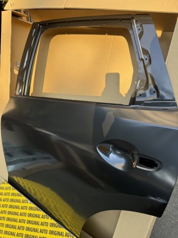 Дверь задняя K1Y07302XD MAZDA