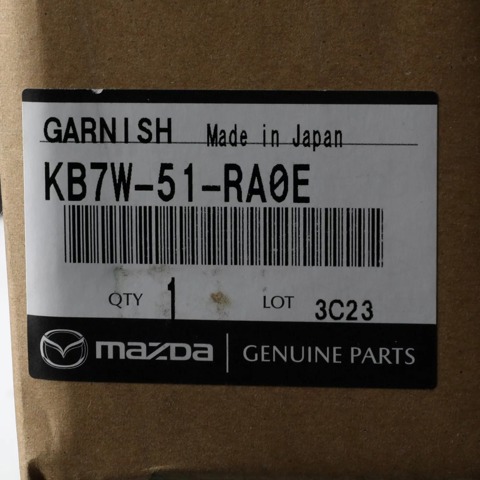 MAZDA KB7W51RA0E Молдинг двери передней правой в наличии Черкассы