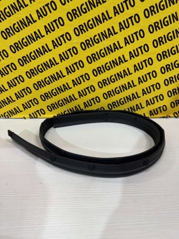MAZDA KB7W56770A Уплотнитель капота в наличии Черкассы
