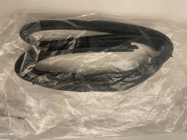 KD5356770 Уплотнитель капота купить Винница
