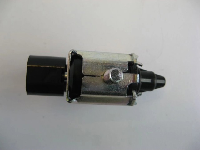Клапан соленоид регулирования заслонки EGR LF1518741 MAZDA
