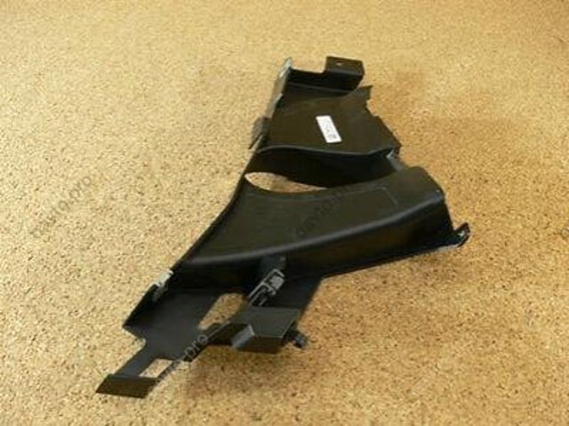 Кронштейн бампера переднего, правый LR094995 LAND ROVER