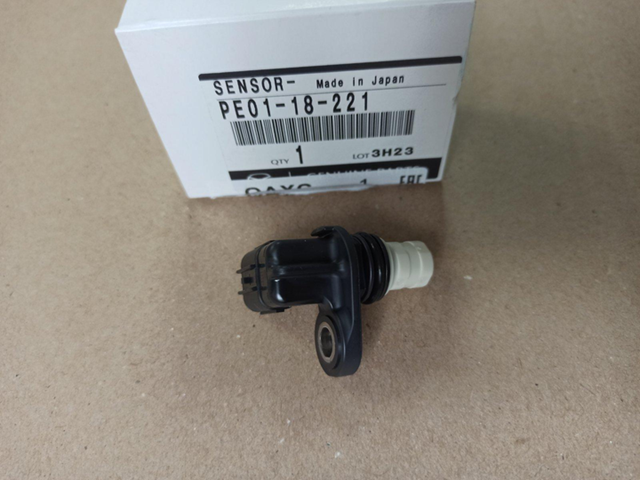 Датчик положения коленвала PE0118221 MAZDA